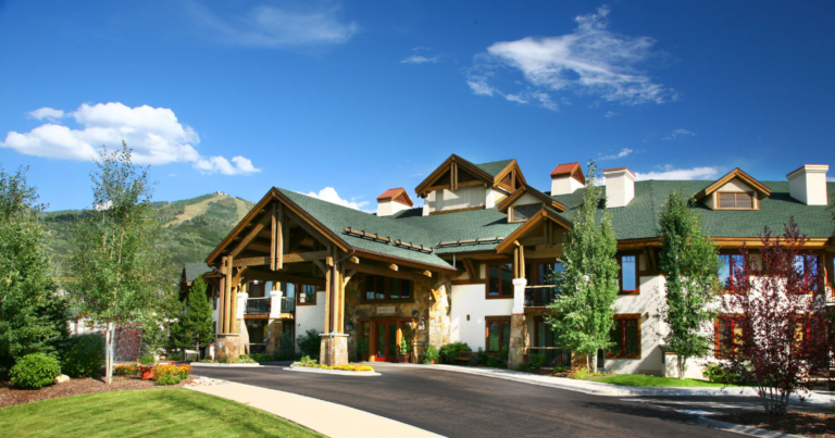 One Steamboat Place